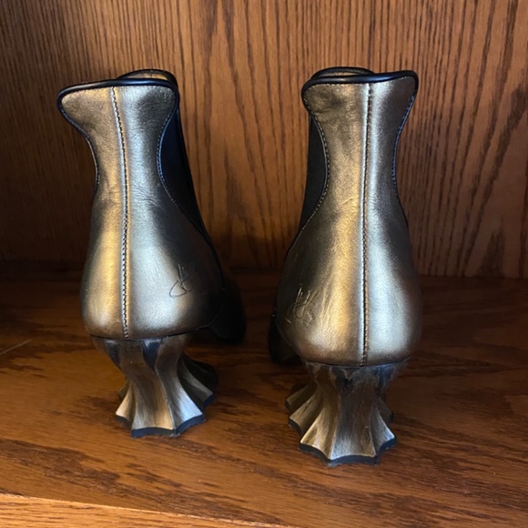 John Fluevog gold Ara boot - Picture 3 of 5